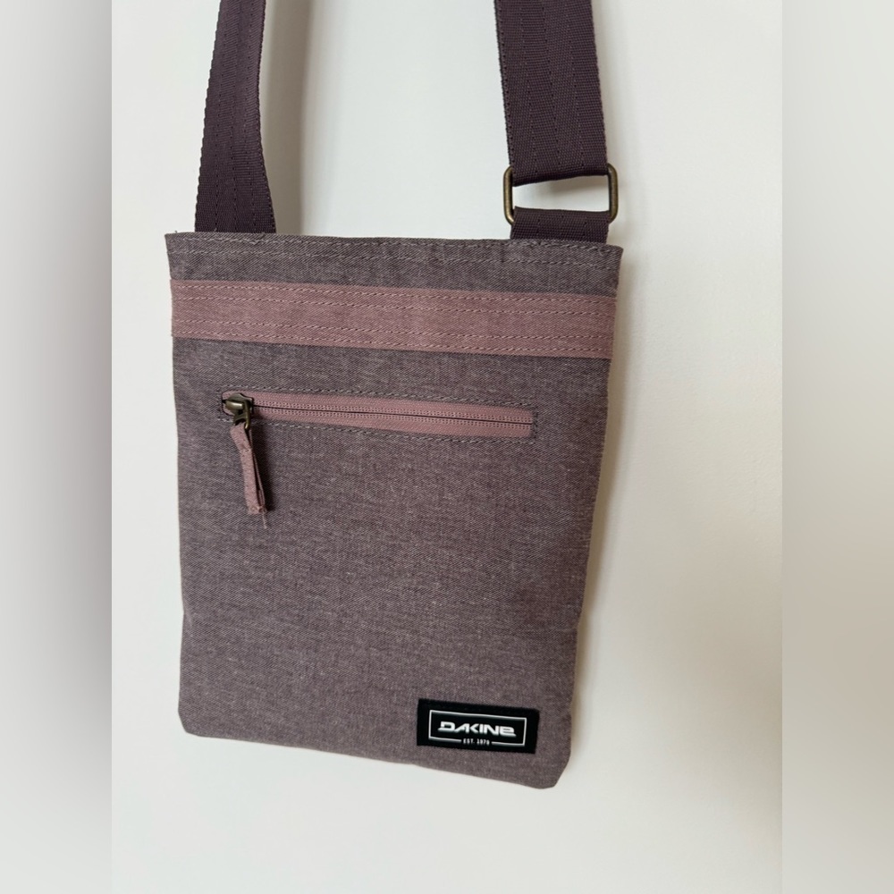 Dakine Crossbody Bag